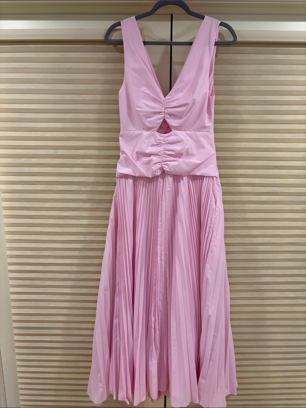🔥CLEARANCE🔥 NWOT Simkhai V-Neck Detailed Cotton Midi Dress in Pink, Size US 6 - Picture 7 of 12